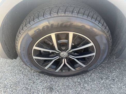 Used 2021 Volkswagen Tiguan S FWD image 20