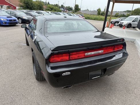 Used 2014 Dodge Challenger SRT8 Core RWD image 10