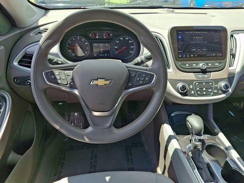 Used 2024 Chevrolet Malibu LT FWD image 11