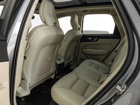 Used 2021 Volvo XC60 T8 Inscription Expression w/ Advanced Package image 34