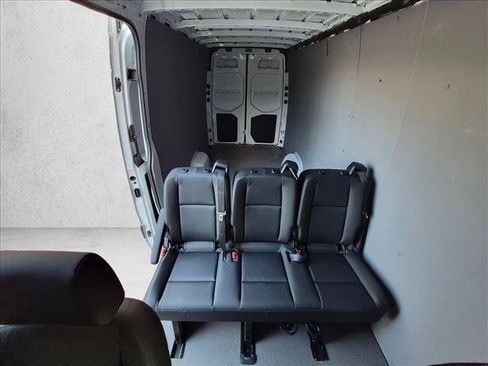 Used 2022 Mercedes-Benz Sprinter 2500 image 17