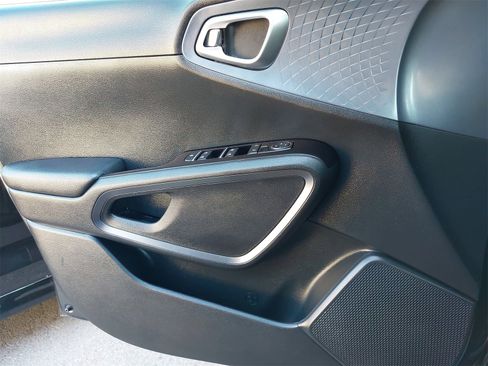 Certified 2022 Kia Soul GT-Line image 31