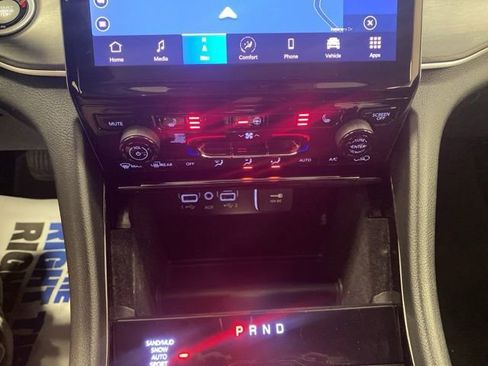 Used 2022 Jeep Grand Cherokee L Limited AWD/4WD image 12