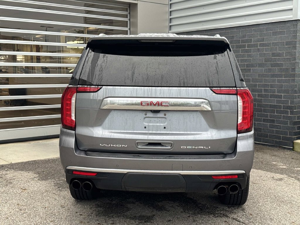 Used 2022 GMC Yukon Denali w/ Denali Premium Package AWD/4WD image 5