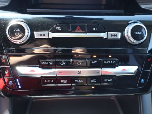 Used 2022 Ford Explorer Limited w/ Hybrid Equipment Group 310A image 23