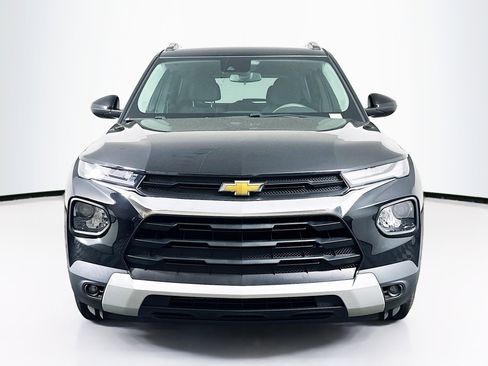 Used 2023 Chevrolet TrailBlazer LT image 2