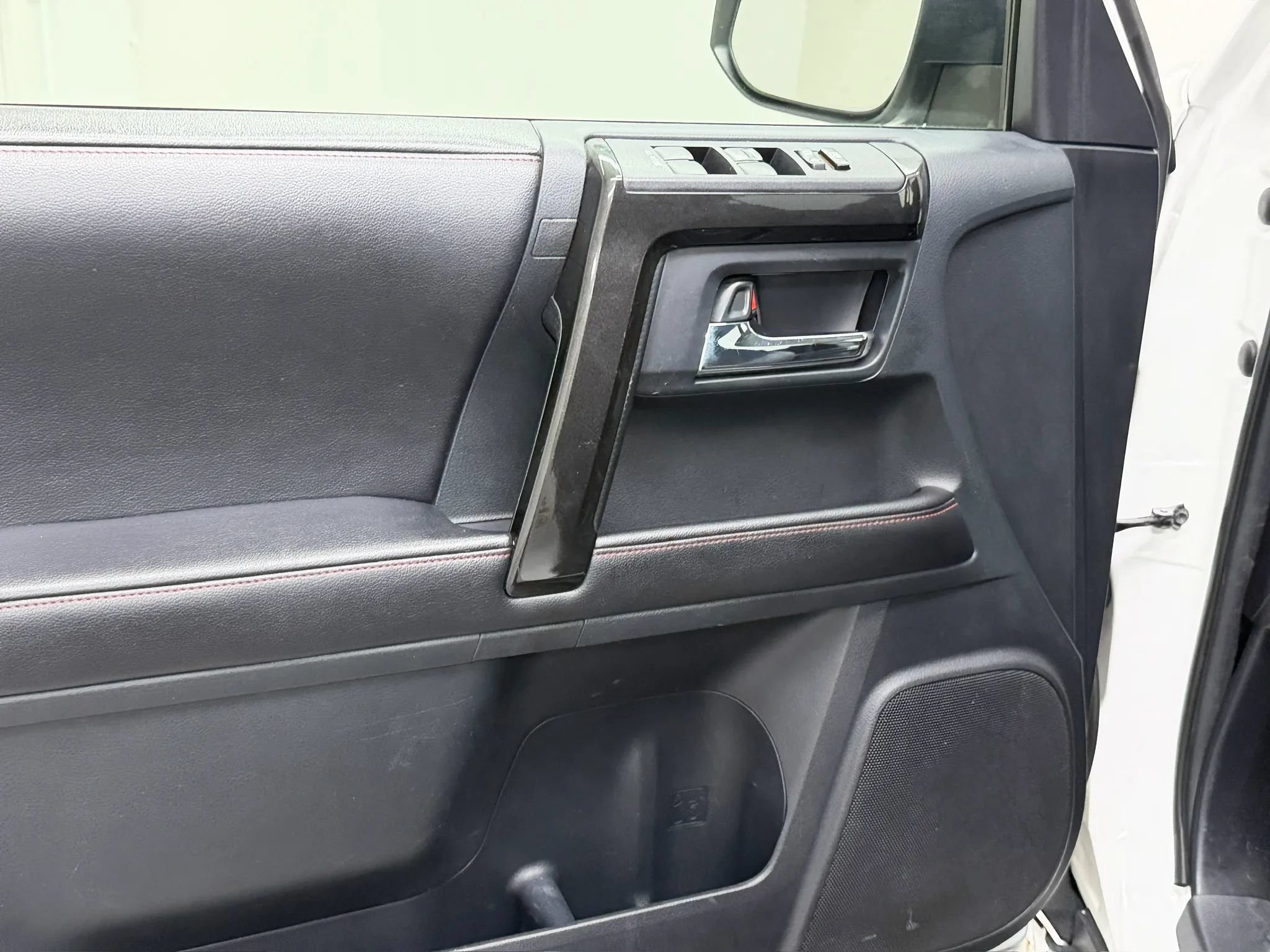 Used 2016 Toyota 4Runner SR5 Premium AWD/4WD image 73