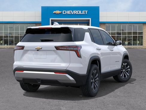 New 2027 Chevrolet Equinox LT w/ Convenience Package II FWD image 4