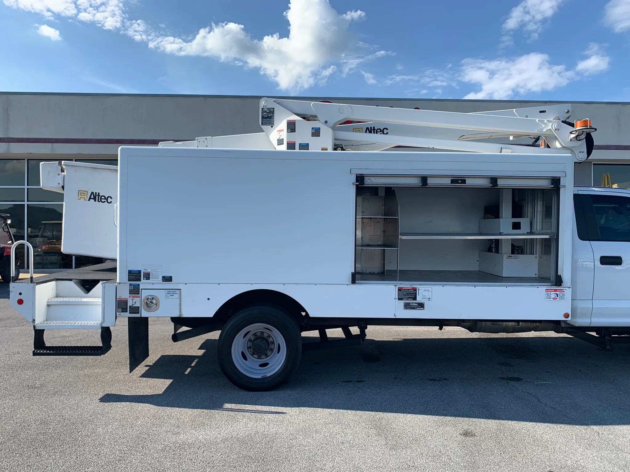 Used 2020 Ford F550 2WD Regular Cab Super Duty image 34