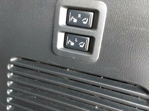 Used 2018 Nissan Armada SL image 13