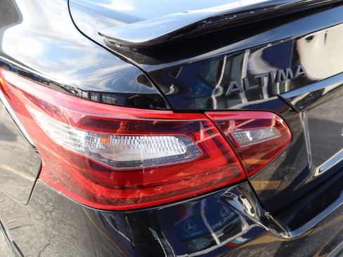 Used 2018 Nissan Altima 2.5 SR w/ SR Midnight Edition FWD image 30