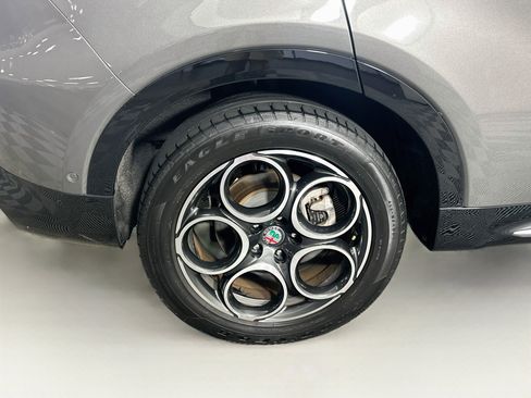 Used 2024 Alfa Romeo Tonale Ti w/ Active Assist Package AWD/4WD image 11