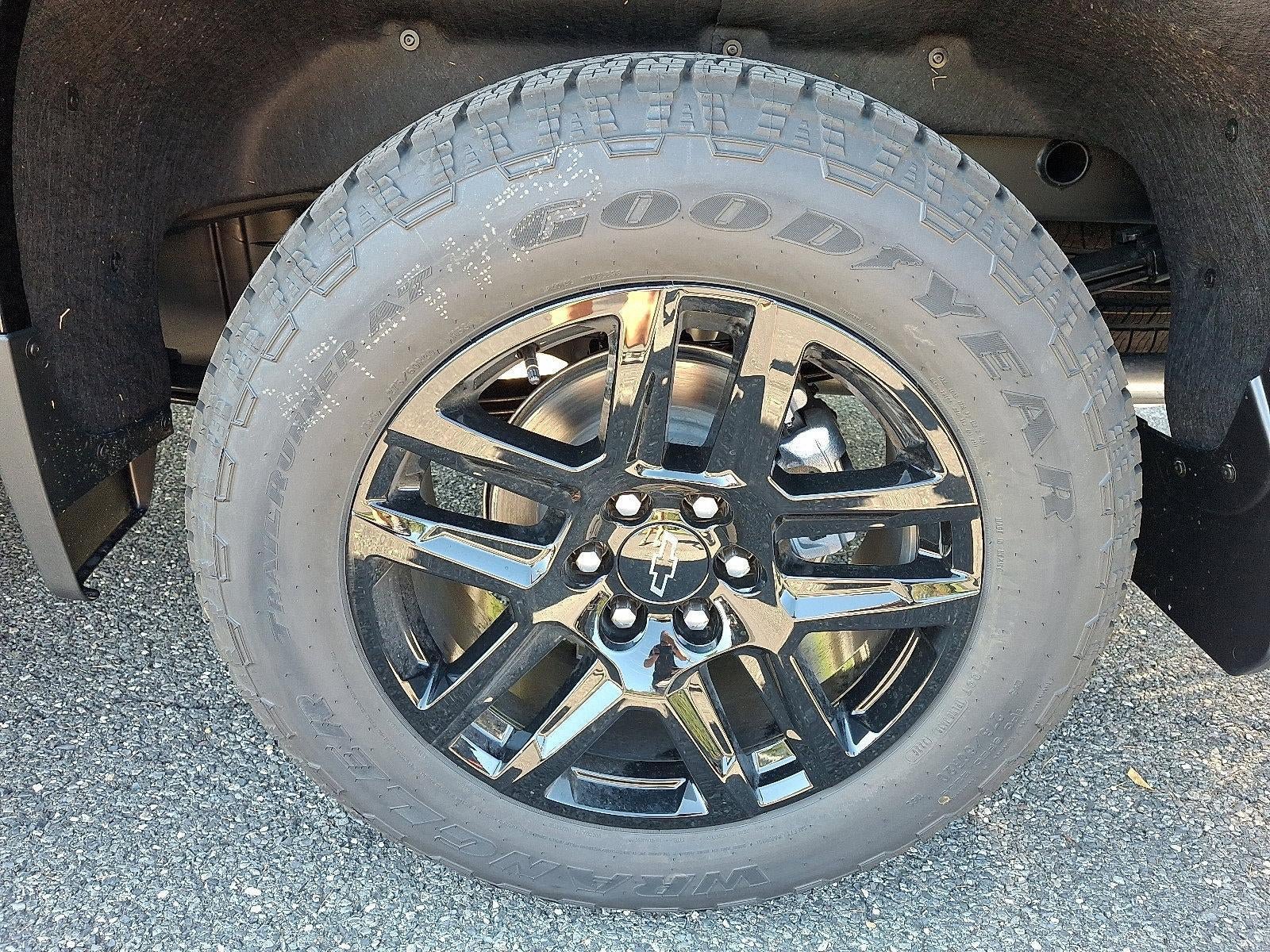 New 2026 Chevrolet Silverado 1500 RST w/ Dark Appearance Package AWD/4WD image 4