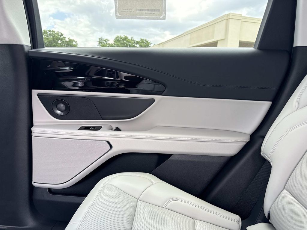 New 2026 Lincoln Nautilus Premier w/ Equipment Group 102A AWD/4WD image 15