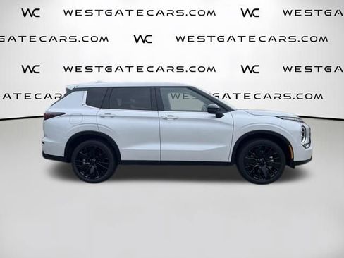 New 2026 Mitsubishi Outlander LE FWD image 4