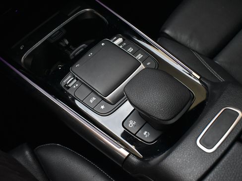 Used 2021 Mercedes-Benz GLA 35 AMG 4MATIC image 44