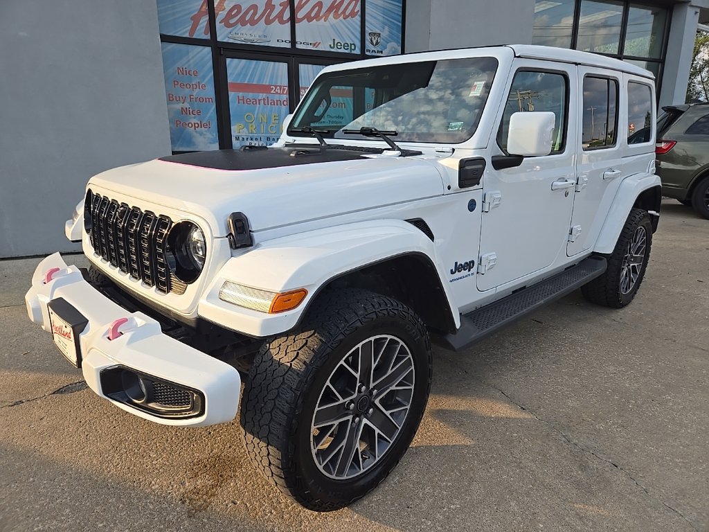 Used 2024 Jeep Wrangler High Altitude AWD/4WD image 3
