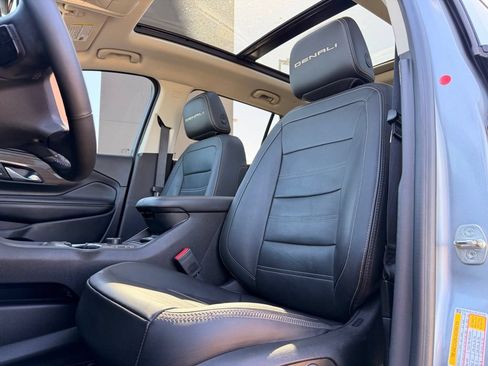 Used 2023 GMC Terrain Denali AWD/4WD image 2