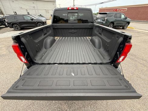 Used 2018 Chevrolet Silverado 1500 LTZ Z71 w/ LTZ Plus Package AWD/4WD image 10