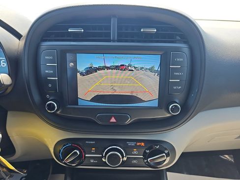 Used 2024 Kia Soul LX FWD image 22