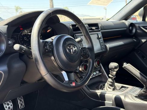 Used 2022 Toyota GR86 Premium RWD image 11