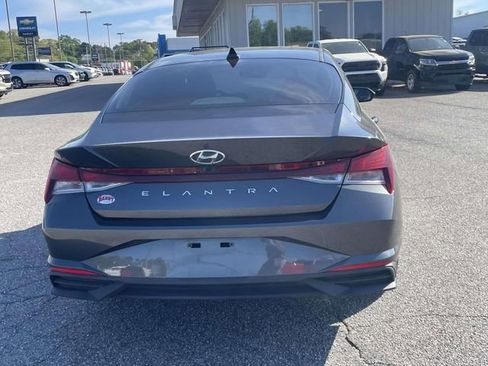 Used 2021 Hyundai Elantra SEL w/ Convenience Package image 5