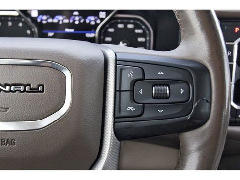 Used 2021 GMC Yukon Denali w/ Denali Premium Package image 17