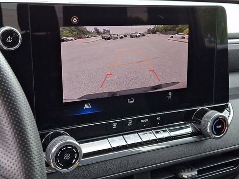 Used 2024 Chevrolet Colorado Trail Boss w/ Advanced Trailering Package AWD/4WD image 4