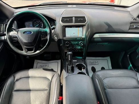 Used 2018 Ford Explorer XLT w/ Equipment Group 202A image 15