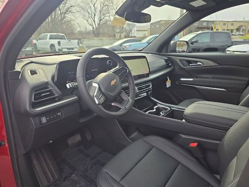 New 2026 Chevrolet Traverse LT w/ Sun and Wheel Package image 3