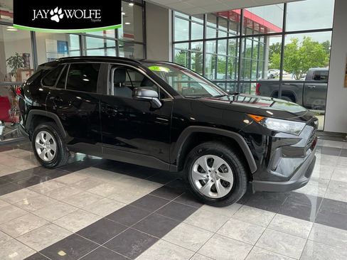Used 2020 Toyota RAV4 LE FWD image 1