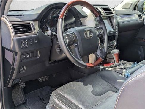 Used 2015 Lexus GX 460 w/ Premium Package image 10