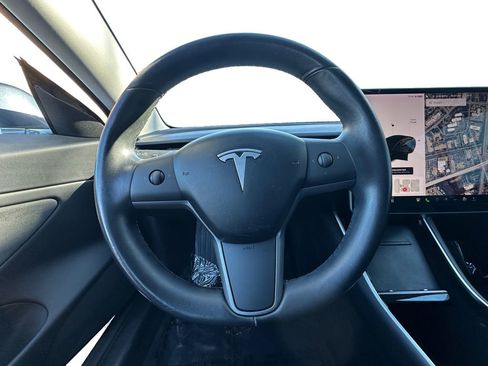 Used 2018 Tesla Model 3 Long Range image 12