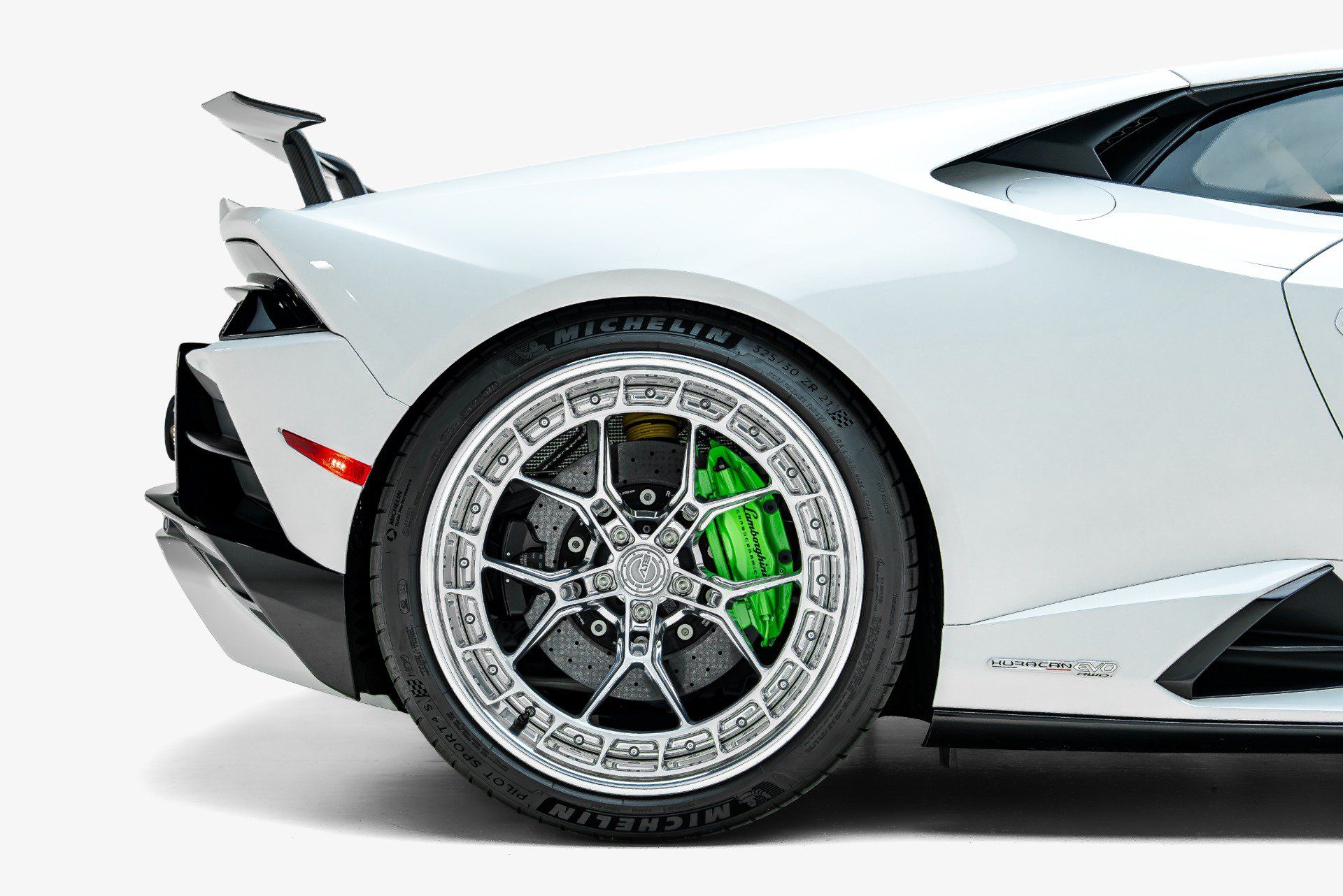 Used 2021 Lamborghini Huracan EVO RWD image 22