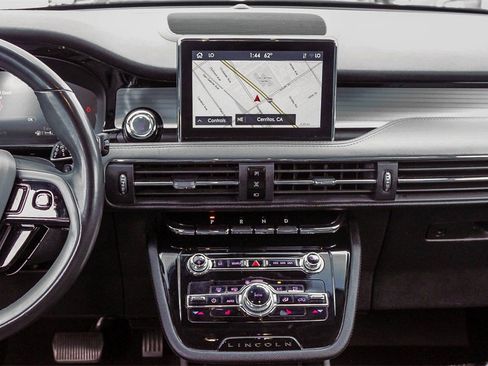 Used 2022 Lincoln Corsair Reserve image 17