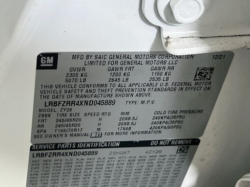 Used 2022 Buick Envision Avenir w/ Technology Package II FWD image 33
