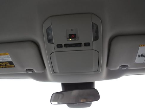 Used 2024 Toyota Highlander image 24