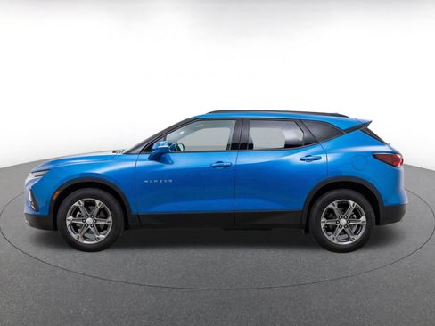 Used 2025 Chevrolet Blazer LT FWD image 5