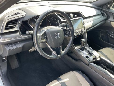 Used 2019 Honda Civic Sport Touring image 3