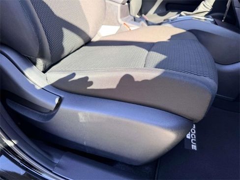 Used 2021 Nissan Rogue Sport S image 9