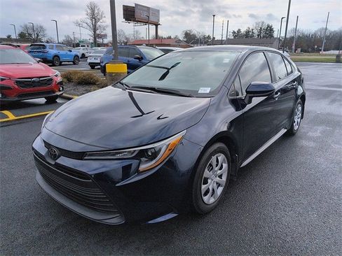 Certified 2025 Toyota Corolla LE image 3