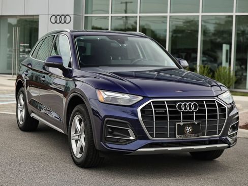 Used 2023 Audi Q5 2.0T Premium w/ Convenience Package AWD/4WD image 2