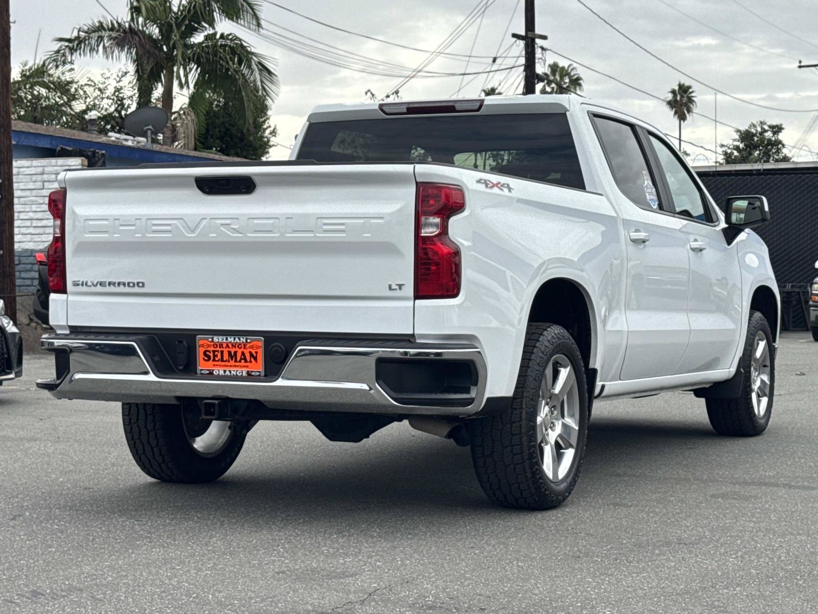 Used 2022 Chevrolet Silverado 1500 LT AWD/4WD image 5