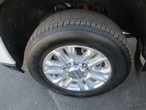 Used 2020 GMC Sierra 2500 Denali w/ Denali Ultimate Package image 13