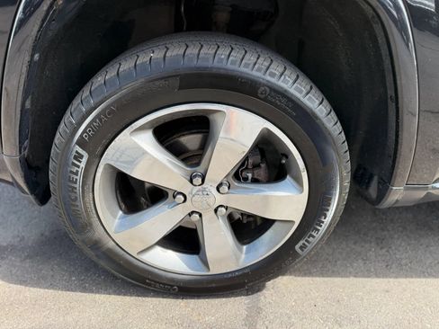 Used 2014 Jeep Grand Cherokee Overland AWD/4WD image 38
