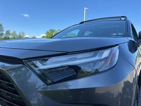 Used 2022 Toyota RAV4 XSE AWD/4WD image 46