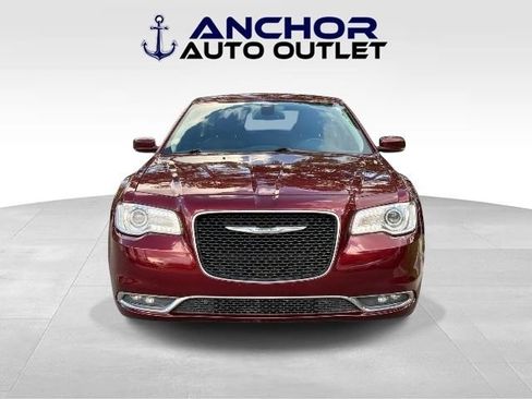 Used 2015 Chrysler 300 Limited w/ 300 Premium Group RWD image 2