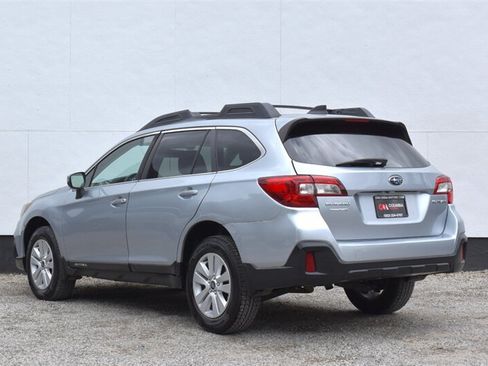 Used 2018 Subaru Outback 2.5i Premium AWD/4WD image 2