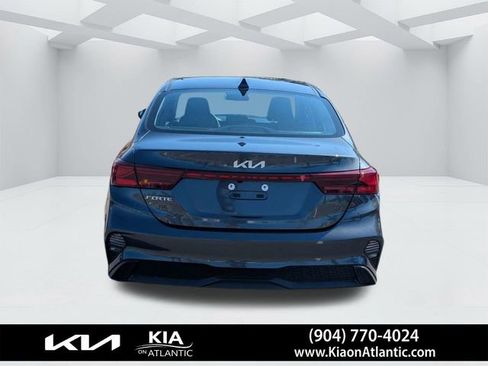 Used 2024 Kia Forte LXS w/ LXS Technology Package image 4