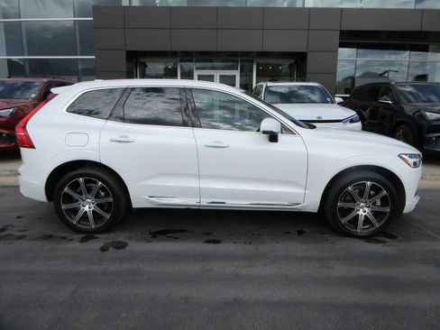 Used 2019 Volvo XC60 T6 Inscription w/ Protection Package Premier AWD/4WD image 12